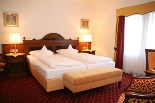 фото отеля Landhotel Zum Hessenpark Neu-Anspach