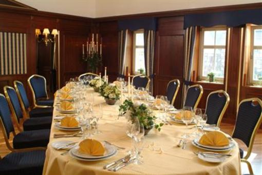 фото отеля Landhotel Zum Hessenpark Neu-Anspach