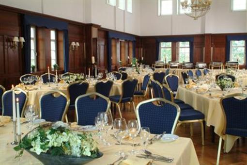 фото отеля Landhotel Zum Hessenpark Neu-Anspach
