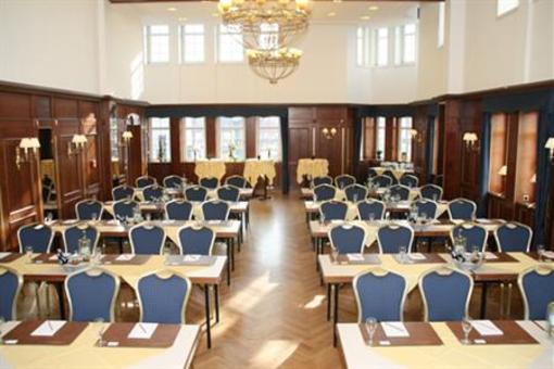 фото отеля Landhotel Zum Hessenpark Neu-Anspach