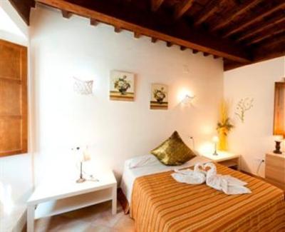 фото отеля Vivienda Turistica Vacacional Abadia Hotel Granada