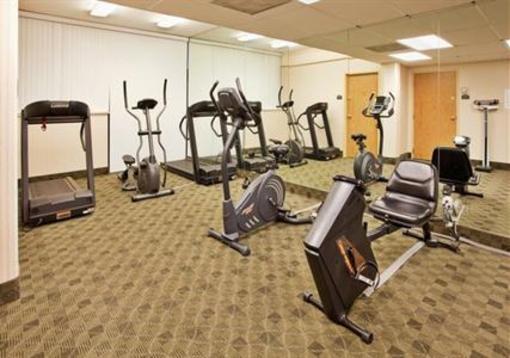 фото отеля Holiday Inn Express Kansas City - Westport Plaza