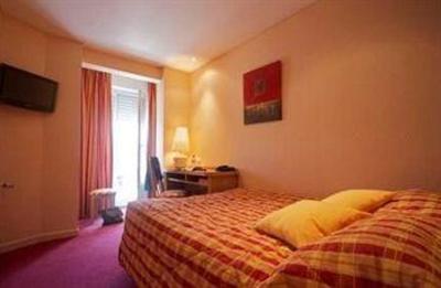 фото отеля Brit Hotel Des Voyageurs Loudeac