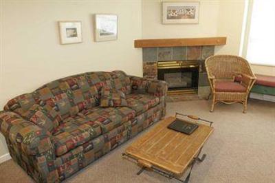 фото отеля ResortQuest Marketplace Lodge Vacation Rental Whistler
