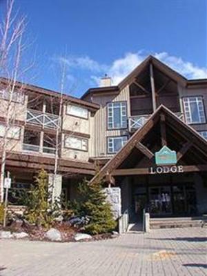 фото отеля ResortQuest Marketplace Lodge Vacation Rental Whistler