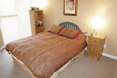 фото отеля ResortQuest Marketplace Lodge Vacation Rental Whistler