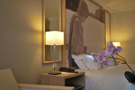 фото отеля Holiday Inn Paris-Velizy