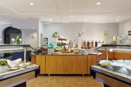 фото отеля Holiday Inn Paris-Velizy