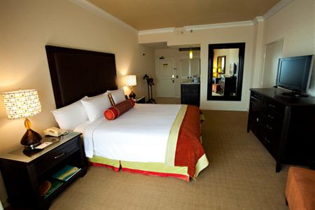 фото отеля Hilton Waterfront Beach Resort