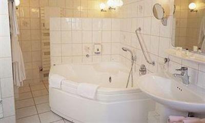 фото отеля Hostellerie le Marechal