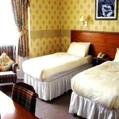 фото отеля Russ Hill Hotel Charlwood Horley