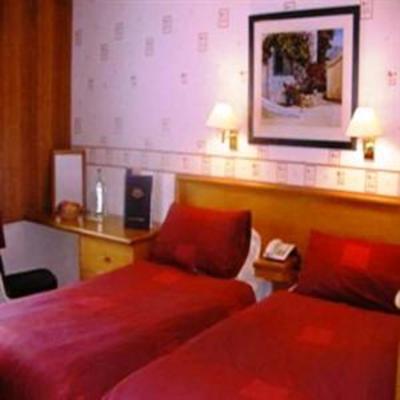 фото отеля Russ Hill Hotel Charlwood Horley