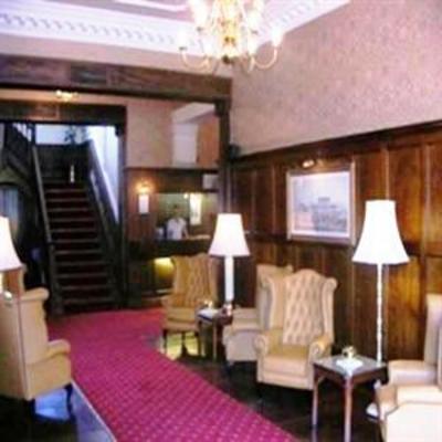 фото отеля Russ Hill Hotel Charlwood Horley