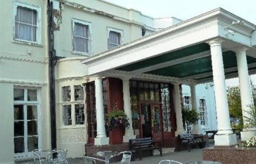 фото отеля Russ Hill Hotel Charlwood Horley