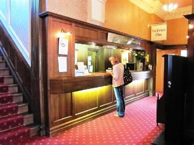 фото отеля Russ Hill Hotel Charlwood Horley