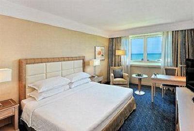 фото отеля Sheraton Club des Pins Resort and Towers