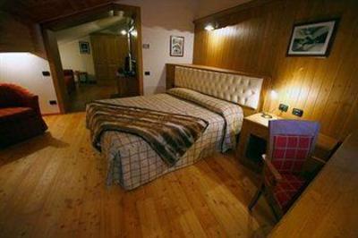 фото отеля Hotel Lo Scoiattolo Gressoney-La-Trinite