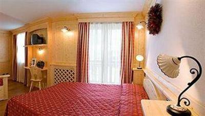 фото отеля Hotel Lo Scoiattolo Gressoney-La-Trinite