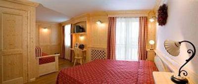 фото отеля Hotel Lo Scoiattolo Gressoney-La-Trinite