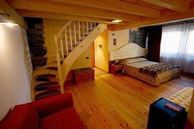 фото отеля Hotel Lo Scoiattolo Gressoney-La-Trinite