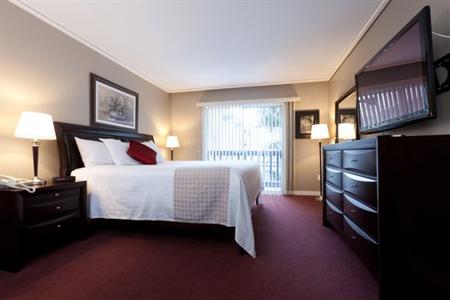фото отеля Village Green Hotel Vernon (Canada)