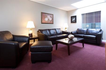 фото отеля Village Green Hotel Vernon (Canada)