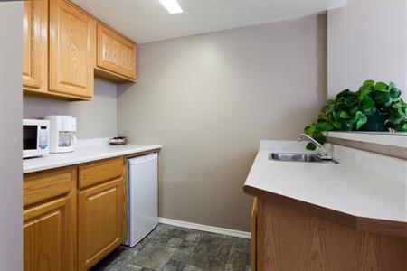 фото отеля Village Green Hotel Vernon (Canada)