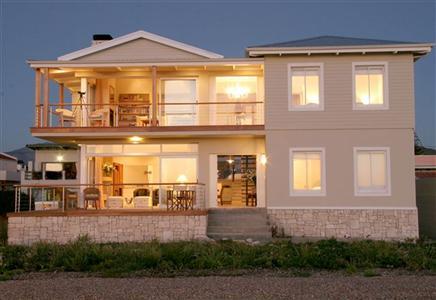 фото отеля 138 Marine Beachfront Guesthouse