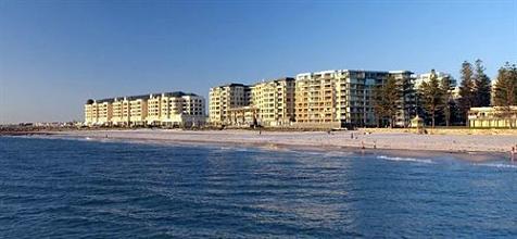 фото отеля Oaks Plaza Pier Apartment Hotel