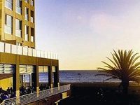 Oaks Plaza Pier Apartment Hotel