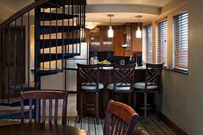 фото отеля The Burnsley All Suite Hotel
