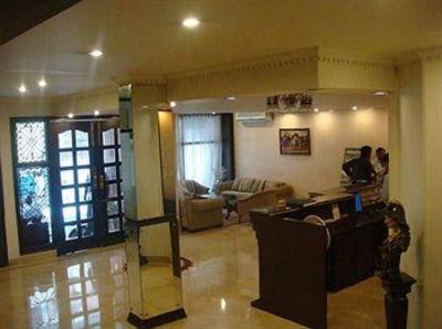 фото отеля Hotel Clark Surya New Delhi