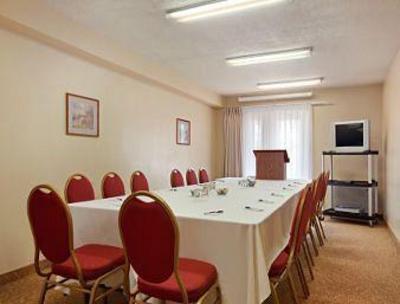 фото отеля Travelodge Suites Moncton