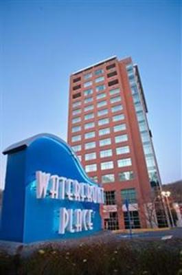 фото отеля Waterfront Place Hotel