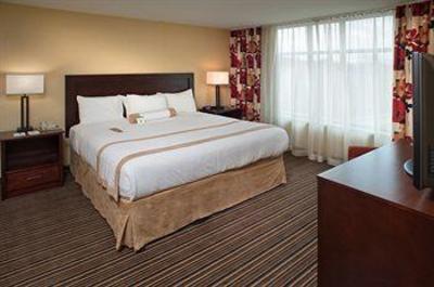 фото отеля Waterfront Place Hotel