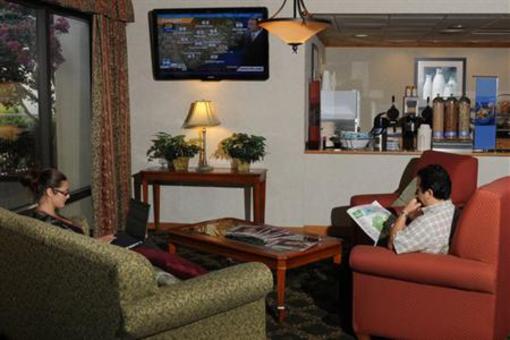 фото отеля Hampton Inn Raleigh - North
