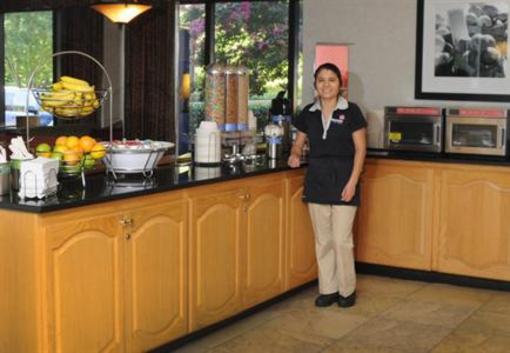 фото отеля Hampton Inn Raleigh - North