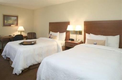 фото отеля Hampton Inn Raleigh - North