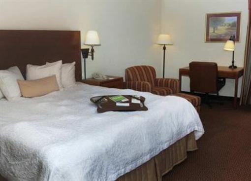 фото отеля Hampton Inn Raleigh - North