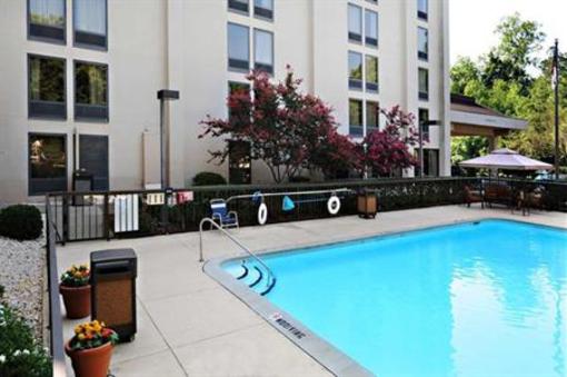 фото отеля Hampton Inn Raleigh - North