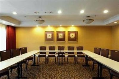 фото отеля Country Inn & Suites Atlanta-Airport North