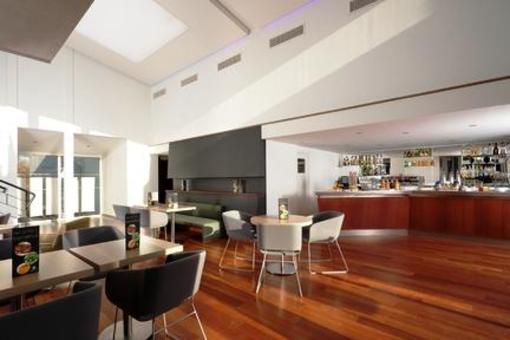 фото отеля Holiday Inn Lille Ouest Englos