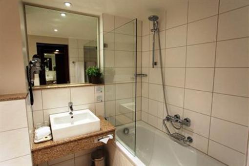 фото отеля Holiday Inn Lille Ouest Englos