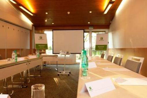 фото отеля Holiday Inn Lille Ouest Englos