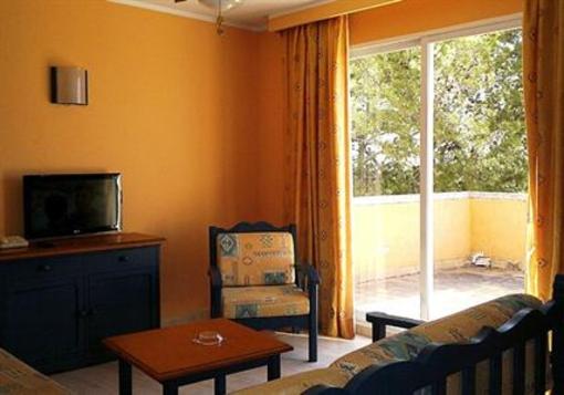 фото отеля Club Santa Ponsa Hotel Apartments Calvia