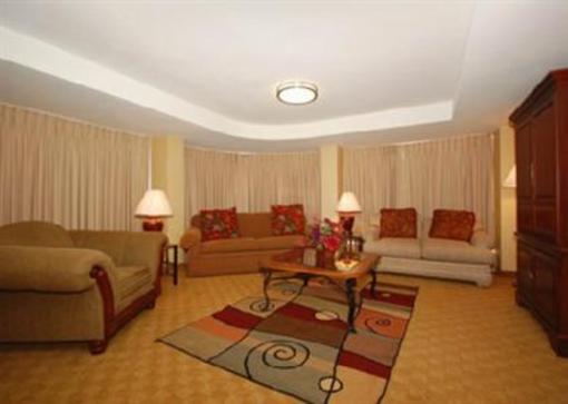 фото отеля Clarion Hotel Broken Arrow