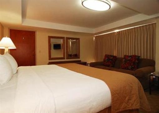 фото отеля Clarion Hotel Broken Arrow
