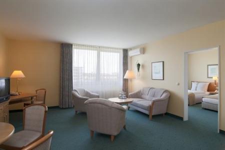 фото отеля Holiday Inn Düsseldorf Neuss