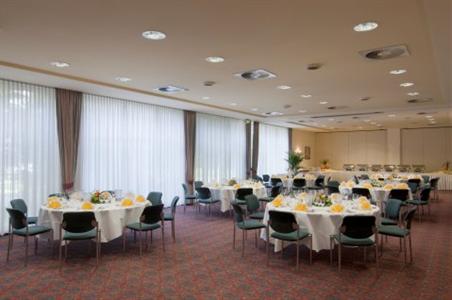 фото отеля Holiday Inn Düsseldorf Neuss