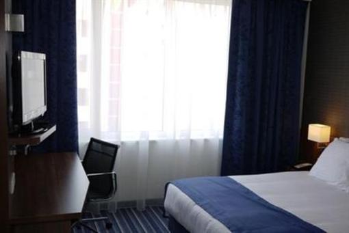 фото отеля Holiday Inn Express Amsterdam-Schiphol